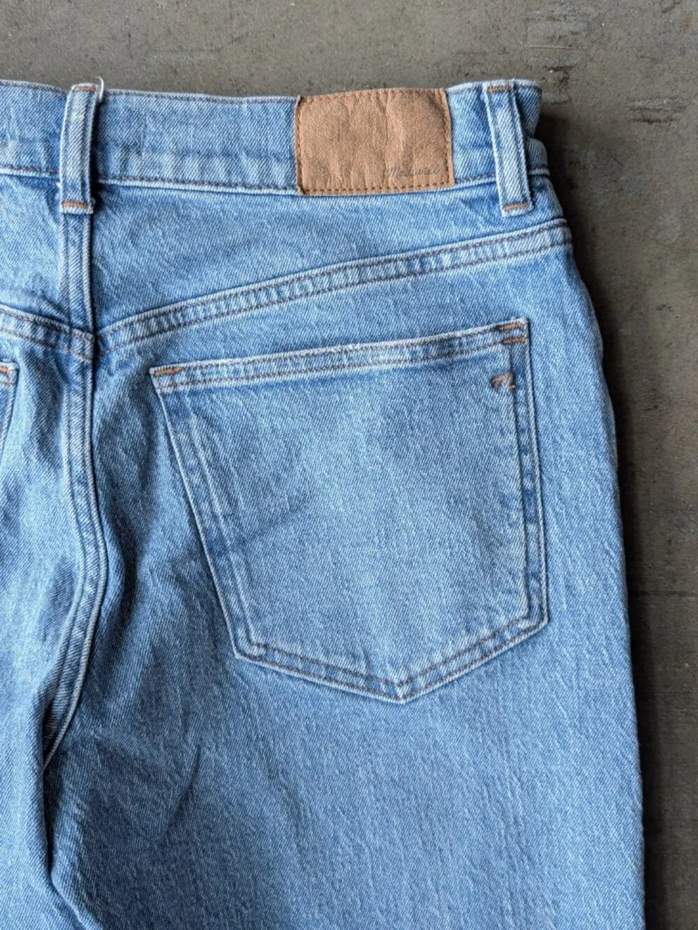 Madewell The Petite '90s Straight Jean in Rondell Wash: Crease Edition size 28P